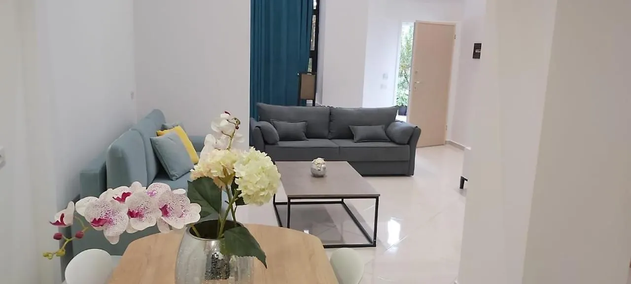 Apartament Me Qera Dublex Lungomare Vlore Albania